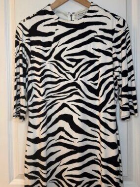 Alice + Olivia Delora Zebra print 3/4 sleeve mock neck dress, size 14